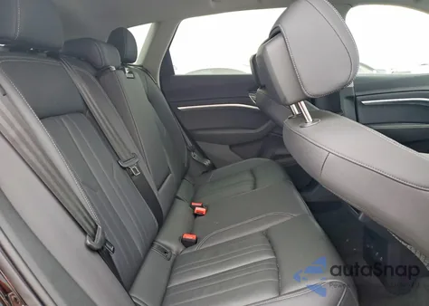 2024 Audi Q8 E-Tron Premium z USA, uszkodzony, nr VIN WA14AAGE7RB011291